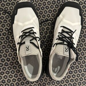 BRAND NEW ON Cloud Cloudventure hiking trail running  shoes women’s size 8